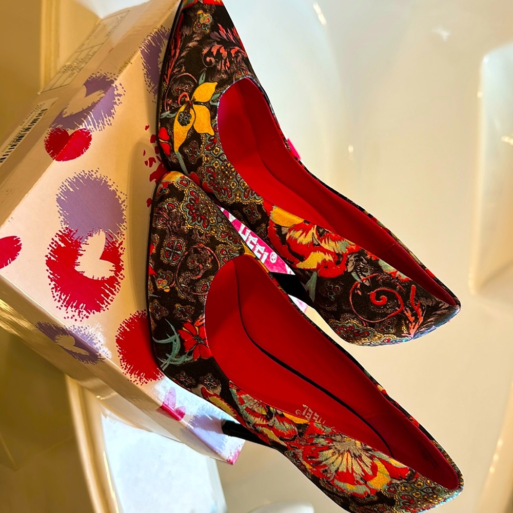 Bougie Satin Heels!